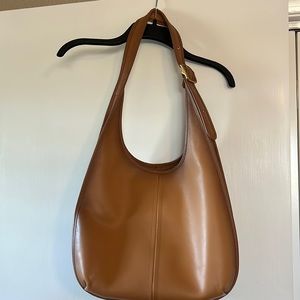 Coach large hobo purse in beautiful dark tan color maybe used once